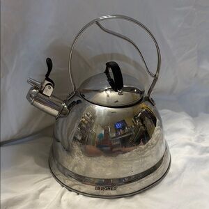 Silver Stainless Steel Whistling Kettle